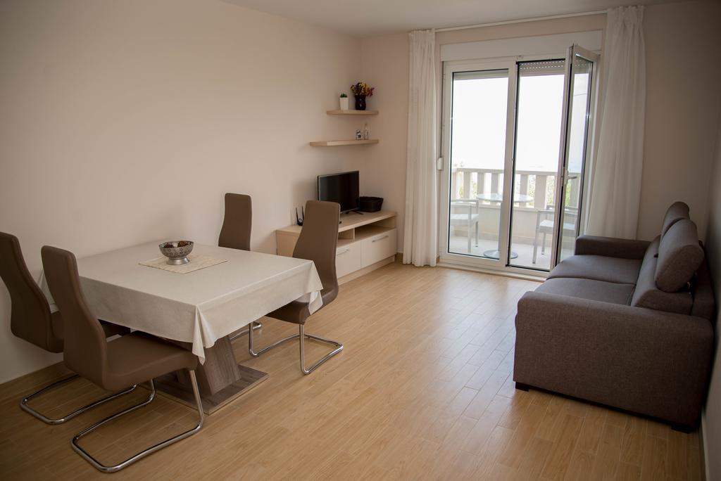 Waterfront Apartments - Tučepi Eksteriør billede